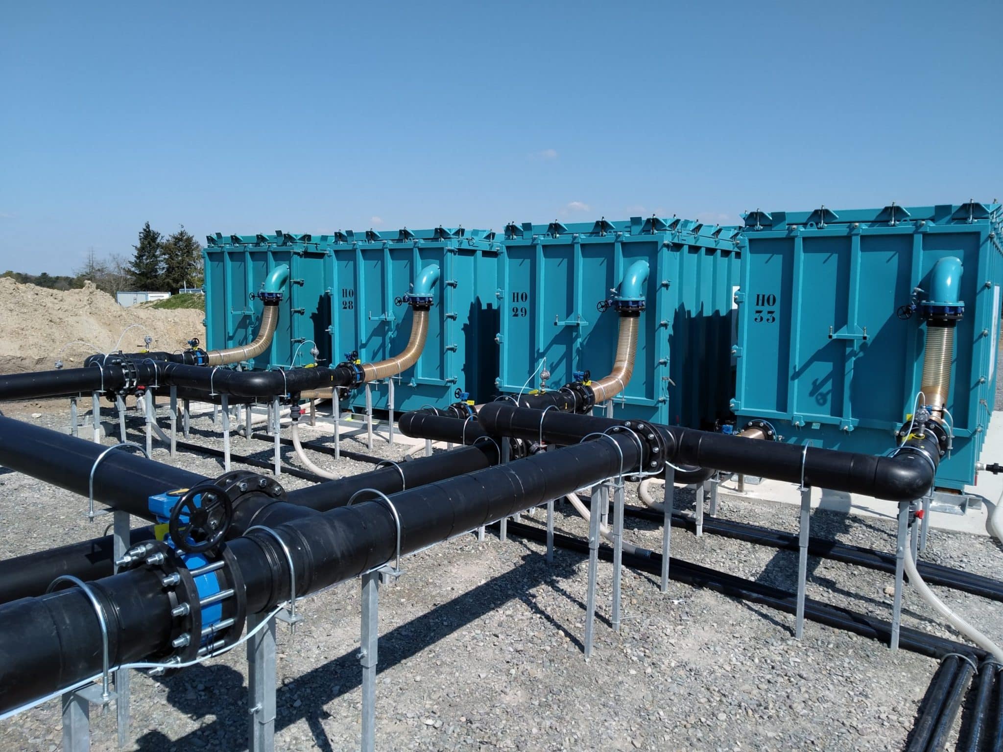 Série de 4 cuves ECOLYS permettant la purification du biogaz